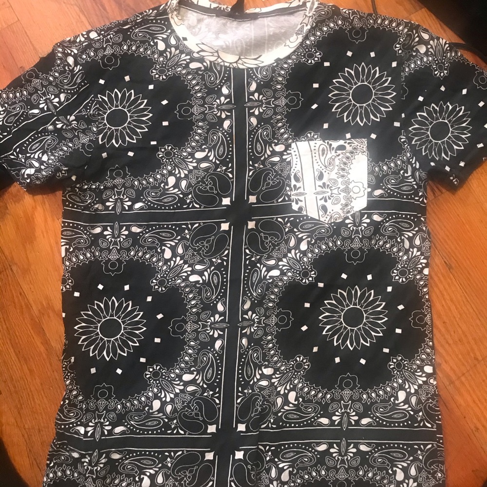 (2 for $20) 21men size medium bandana paisley T-shirt forever